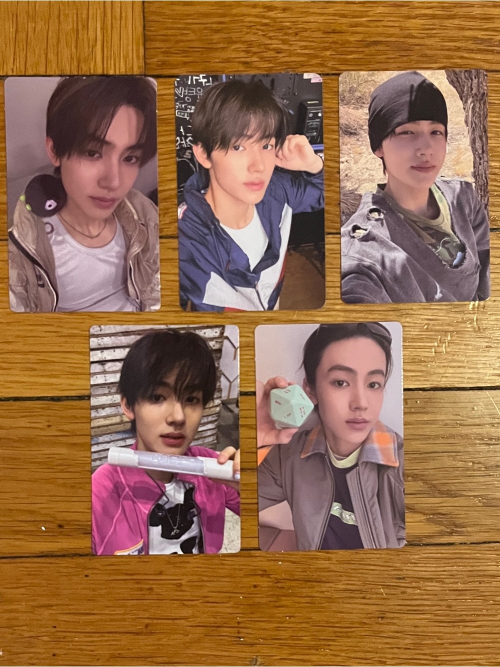 Set of 5 OFFICIAL Seonghyeon of Cortis photocards (set #1) RedRed
